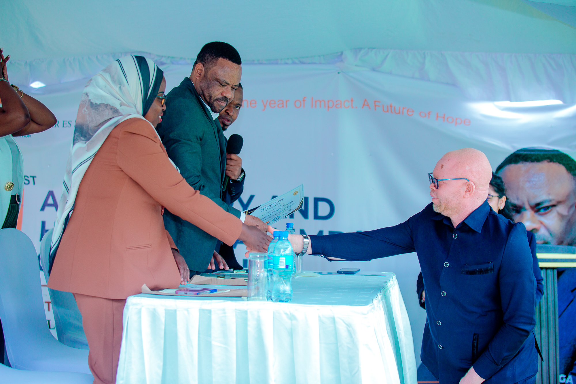 LEADING BY EXAMPLE: EXECUTIVE & DIPLOMATIC LEADERSHIP FOR HUMANITARIAN IMPACT